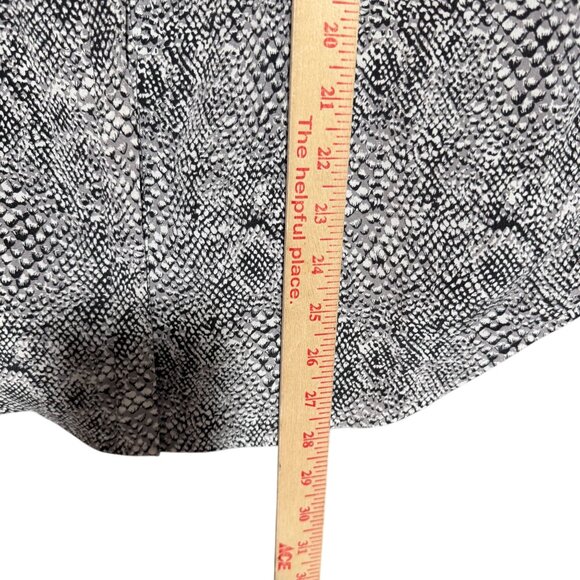 Joie 100% Silk Snakeskin Print Python Blouse Top Women's Medium Gray Black - Picture 6 of 10